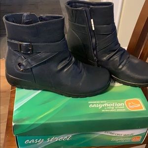 Women’s easy street comfort wave booties size 8